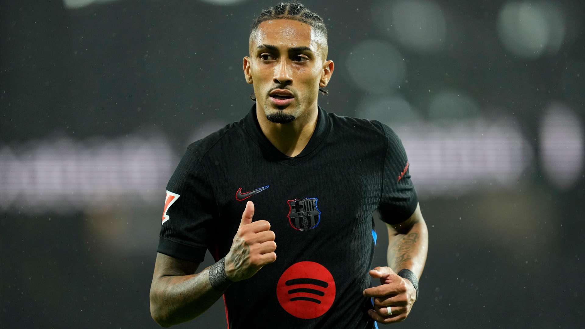 中所做出的 中所做出的