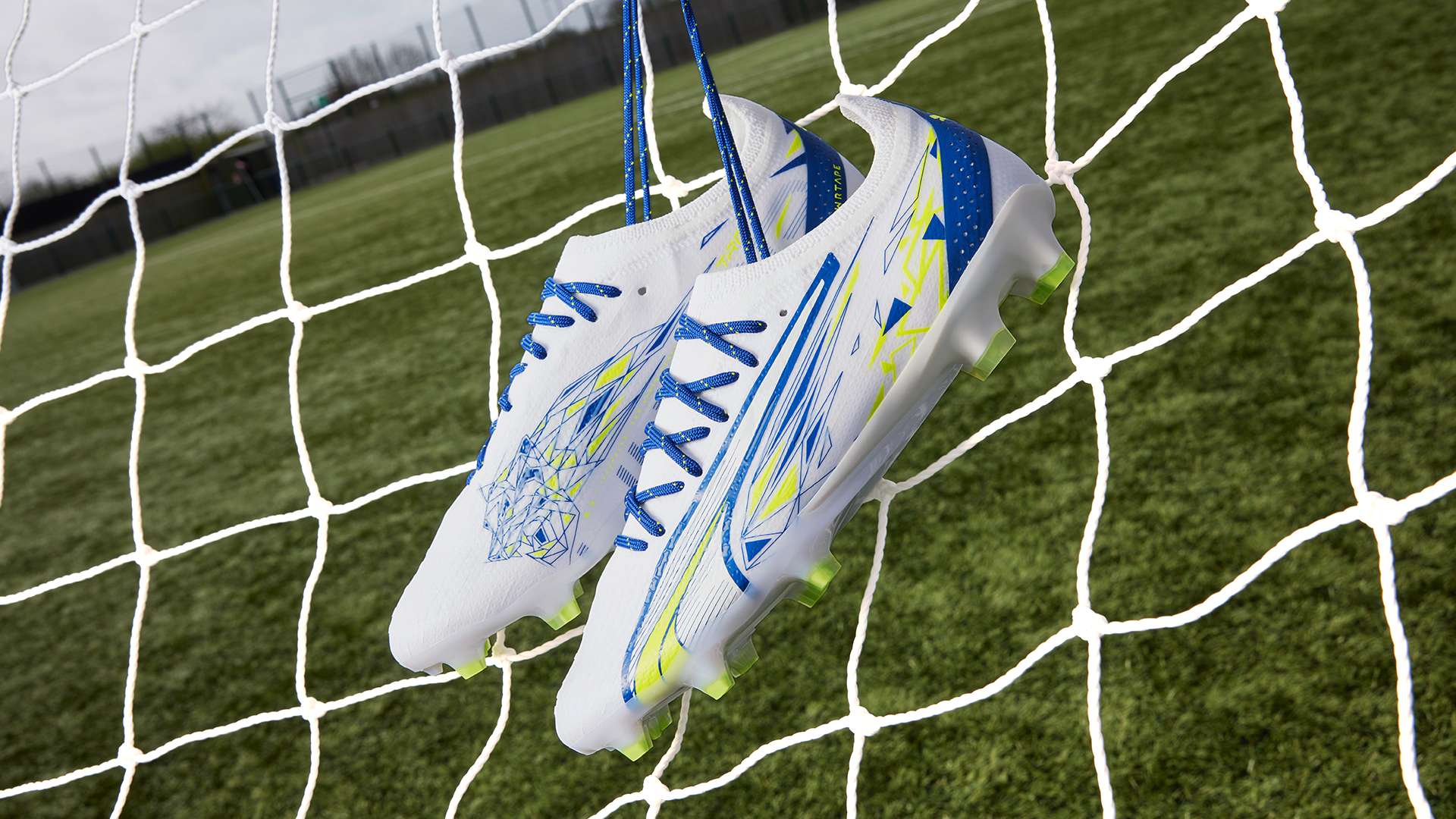 足球市场趋 足球市场趋